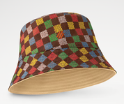 Louis Vuitton LV Vers Damier Reversible Bucket Hat Brown en textile brun, motif Damier, conception réversible et silhouette bucket hat élégante au style contemporain.