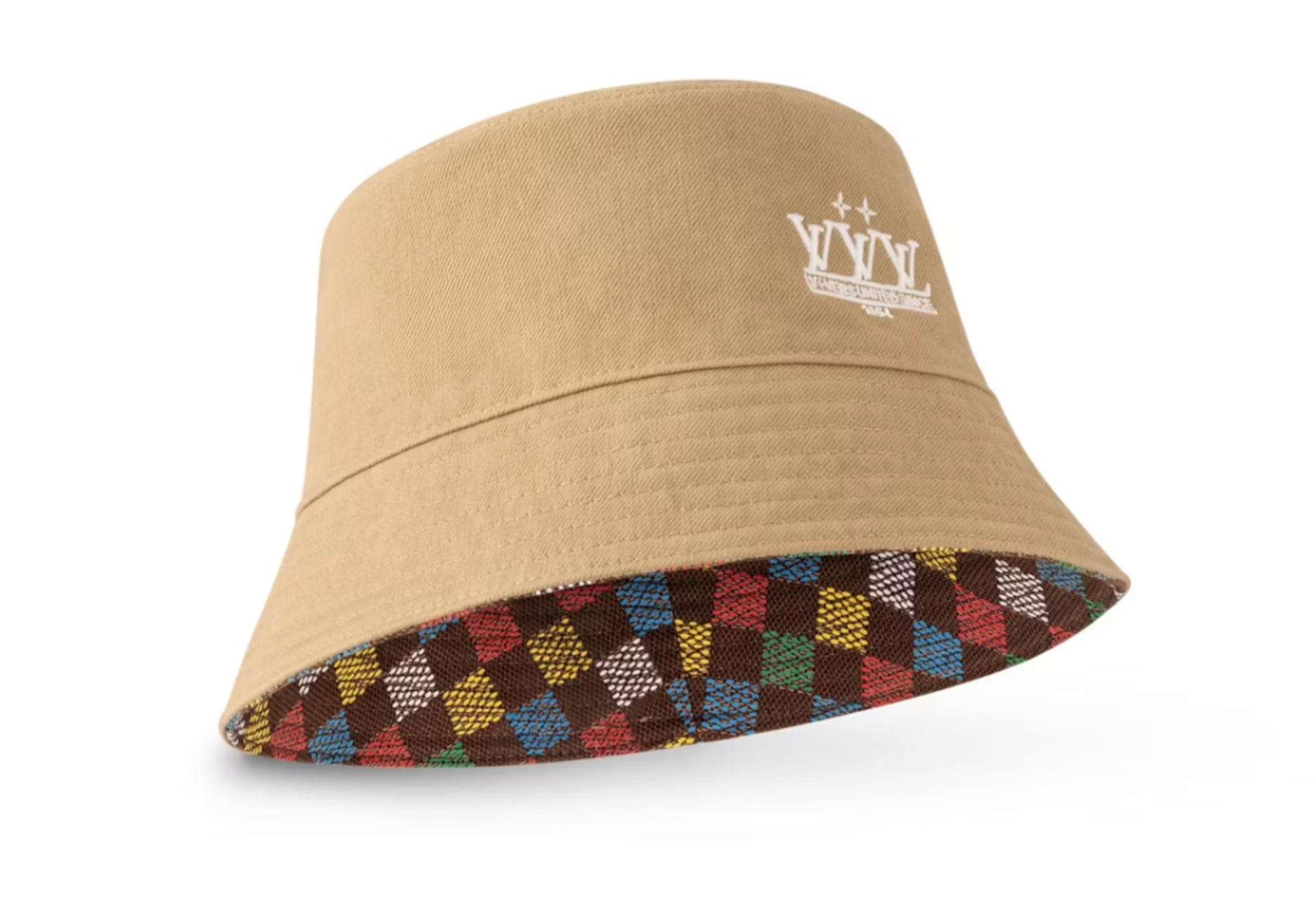 Louis Vuitton LV Vers Damier Reversible Bucket Hat Brown en textile brun, motif Damier, conception réversible et silhouette bucket hat élégante au style contemporain.