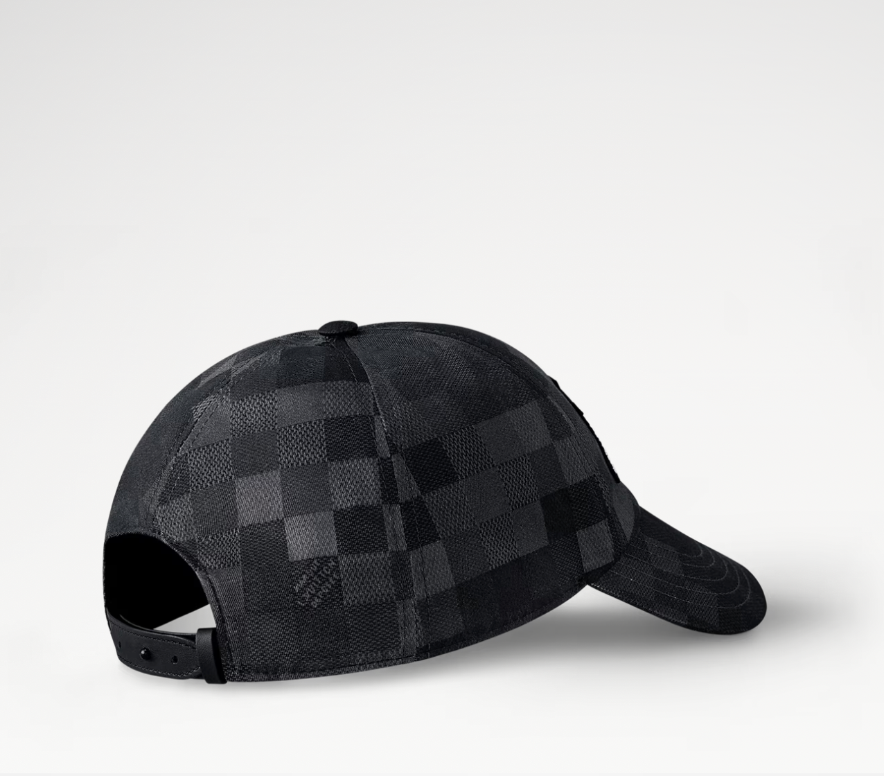 Louis Vuitton LV Vers Damoflage Cap Black, casquette de luxe Louis Vuitton noire avec motif Damoflage, visière préformée et finitions haut de gamme.