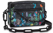 Louis Vuitton Mini Soft Trunk Monogram Eclipse Foliage en toile enduite Monogram, coloris Foliage avec finitions métalliques noir mat.