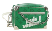 Louis Vuitton Mini Soft Trunk Monogram Green en toile enduite verte à motif Monogram avec finitions métalliques argentées et format compact.