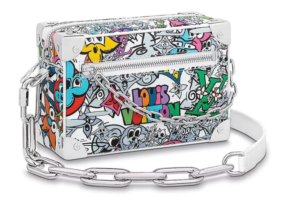 Louis Vuitton Mini Soft Trunk Multicolor en toile Monogram Comics blanche et multicolore avec finitions métalliques argentées.