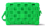 Louis Vuitton Mini Soft Trunk Rubber Green en caoutchouc vert avec finitions métalliques vertes et silhouette rectangulaire compacte.