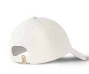 Louis Vuitton My LV Paris Cap White, casquette Louis Vuitton blanche avec visière incurvée et détails My LV Paris.