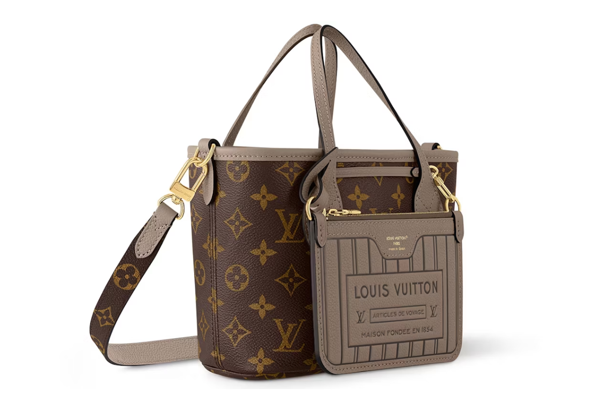Monogramme, vu de l'arrière