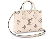 Louis Vuitton Onthego PM Creme/Bois de Rose en cuir embossé Monogram crème et rose, avec finitions dorées, poignées et bandoulière.