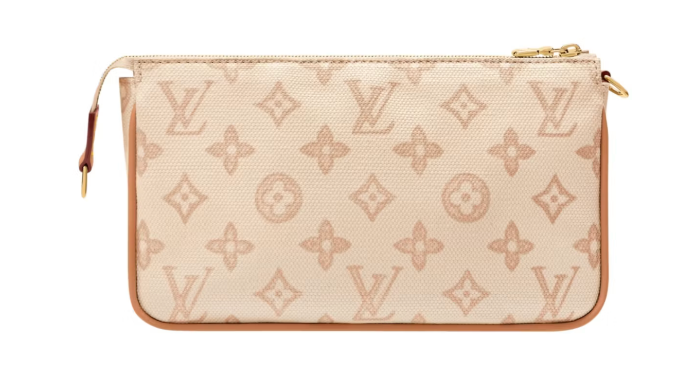 Louis Vuitton Pochette Accessories en toile Monogram brune avec garnitures en cuir naturel, chaîne dorée et bandoulière amovible.