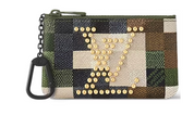 Pochette clés Louis Vuitton en toile Damoflage verte, motif Damier revisité avec détails métalliques polis et format compact.