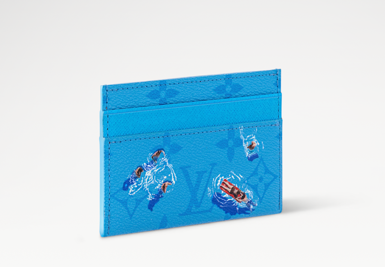 Louis Vuitton Pool Double Card Case Blue Lagoon, porte-cartes de luxe Louis Vuitton bleu Blue Lagoon avec format compact et finitions haut de gamme.