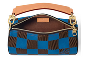 Louis Vuitton Soft Polochon PM Damier Pop Bleu , vue de haut , intérieur marron