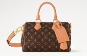 Louis Vuitton Speedy P9 Bandoulière 25 Monogram Leather Brown Monogram, sac Louis Vuitton en cuir Monogram marron embossé avec poignées Toron et bandoulière ajustable.