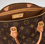 Louis Vuitton Speedy P9 Bandoulière 50 Monogram Leather Brown Monogram, grand sac de voyage Louis Vuitton en cuir Monogram marron embossé avec poignées Toron et bandoulière ajustable.