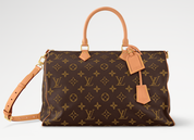 Louis Vuitton Speedy P9 Bandoulière 50 Monogram Leather Brown Monogram, grand sac de voyage Louis Vuitton en cuir Monogram marron embossé avec poignées Toron et bandoulière ajustable.