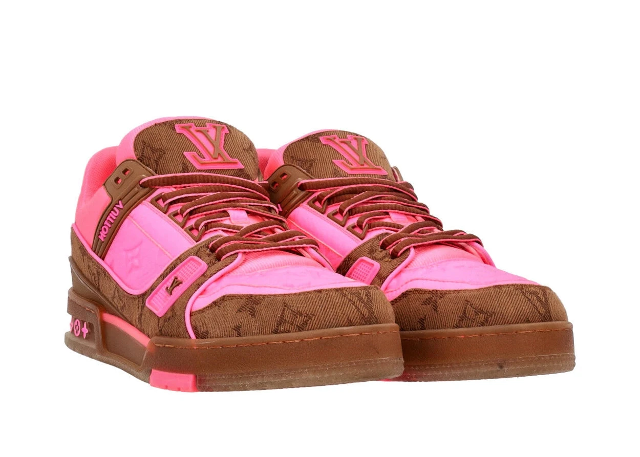 Louis Vuitton Trainer Pink Brown d’occasion, cuir de veau premium, coloris rose et marron, sneaker de luxe en bon état général.
