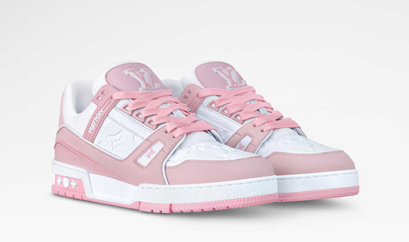 Louis Vuitton Trainer Pink Rose en cuir rose et blanc avec empiècements structurés, semelle épaisse et silhouette inspirée du basketball vintage.