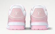 Louis Vuitton Trainer Pink Rose en cuir rose et blanc avec empiècements structurés, semelle épaisse et silhouette inspirée du basketball vintage.