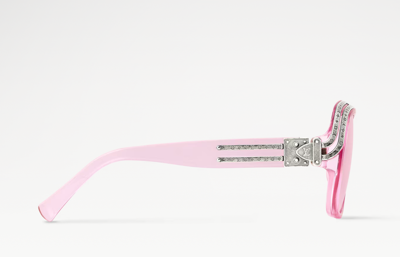 Louis Vuitton x Nigo 1.0 Millionaires Sunglasses Pink, lunettes de soleil roses Louis Vuitton issues de la collaboration avec Nigo, avec monture épaisse et géométrique.