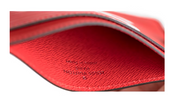 Louis Vuitton x Supreme Porte Carte Simple Epi Red écriture blanc lv logo texte 