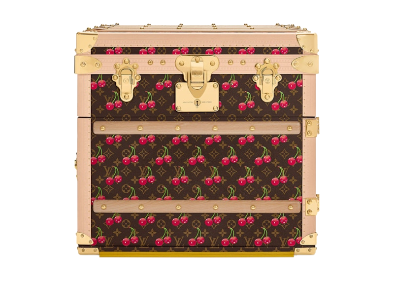 Louis Vuitton x Takashi Murakami Cherry Courrier Lozine Carré Brown Monogram, malle Louis Vuitton marron en toile Monogram décorée des célèbres cerises colorées de Takashi Murakami.