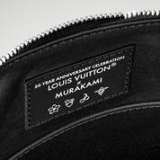 Louis Vuitton x Takashi Murakami Speedy Soft 30 Black Multicolored, sac noir en toile Monogram multicolore avec poignées en cuir et détails argentés.