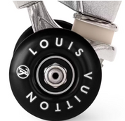Louis Vuitton x Takashi Murakami Superflat Characters Skateboard Monogram roue wheel logo blanc acier argent 