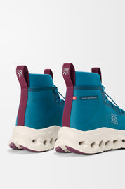 On Running Cloudtilt Hi LOEWE teal beige et bordeaux en mesh technique avec semelle CloudTec Phase premium. vue de 3/4 arrière