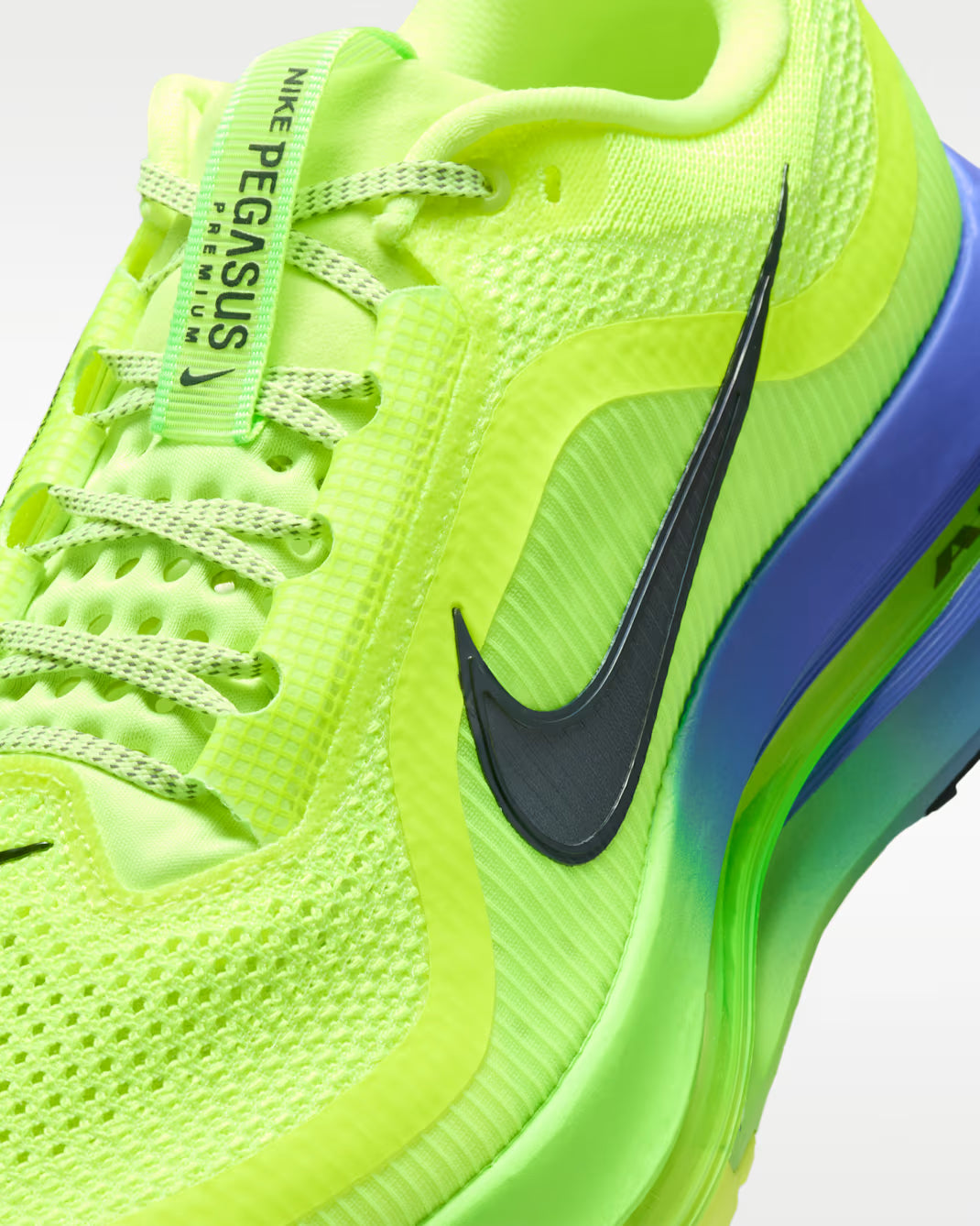 Nike Air Zoom Pegasus Premium Lime Blast Sapphire en mesh technique avec amorti ZoomX ReactX et Air Zoom visible intégrale. zoom avant de la chaussure