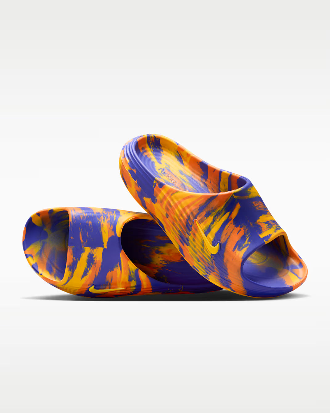 Nike ReactX Rejuven8 Slide SE bleue Lapis et orange Total Orange en mousse ReactX avec design ergonomique et confort premium. paires superposées