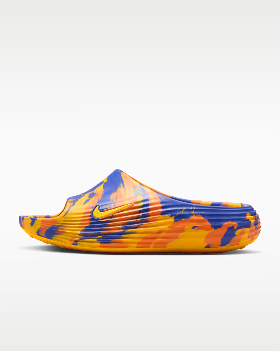 Nike ReactX Rejuven8 Slide SE bleue Lapis et orange Total Orange en mousse ReactX avec design ergonomique et confort premium. vue de profil