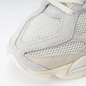 Sneaker New Balance 9060 Angora Sea Salt en mesh et suède crème avec semelle sculptée ABZORB et design lifestyle moderne.