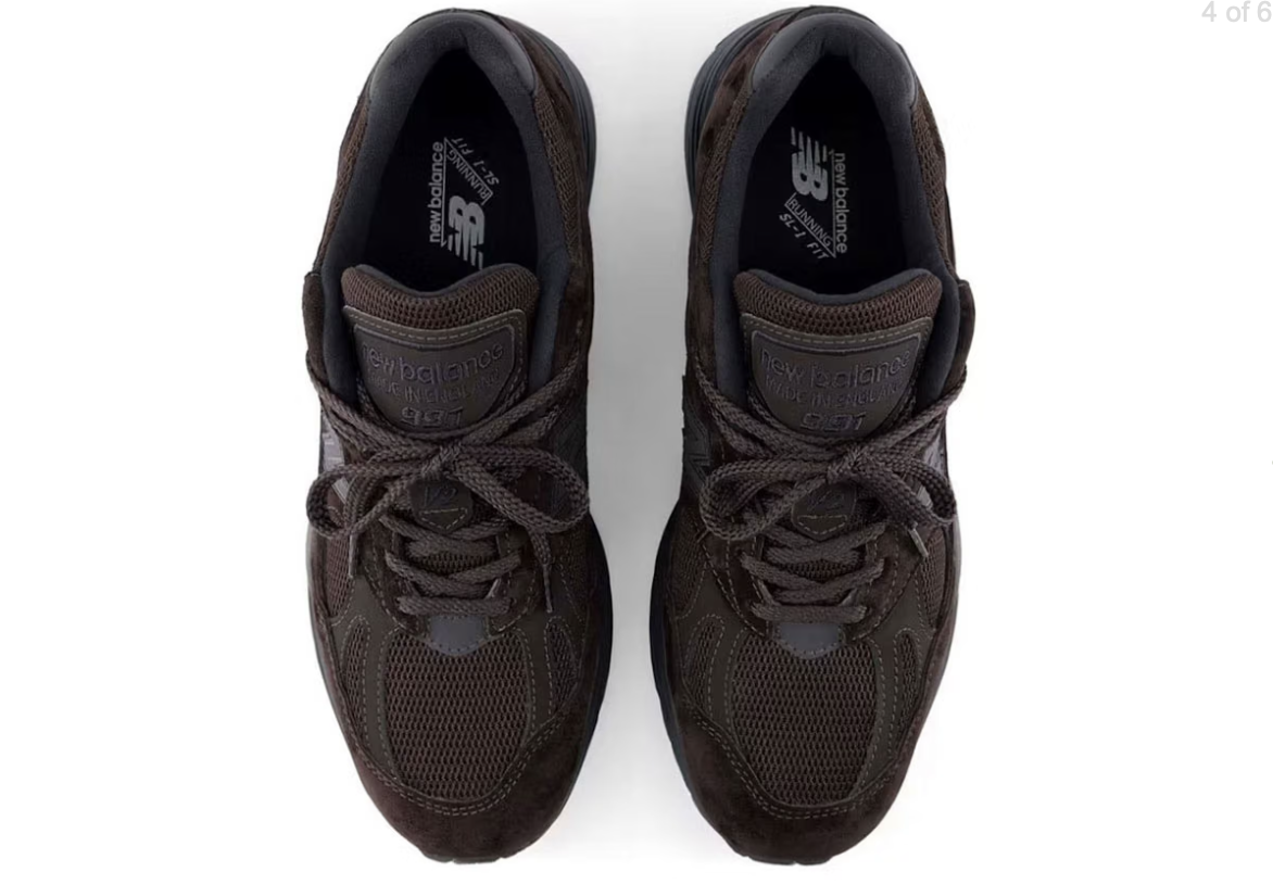 New Balance 991v2 MiUK Brown, sneaker Made in UK marron en suède et mesh avec logo N latéral et semelle à amorti FuelCell.