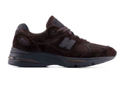 New Balance 991v2 MiUK Brown, sneaker Made in UK marron en suède et mesh avec logo N latéral et semelle à amorti FuelCell.