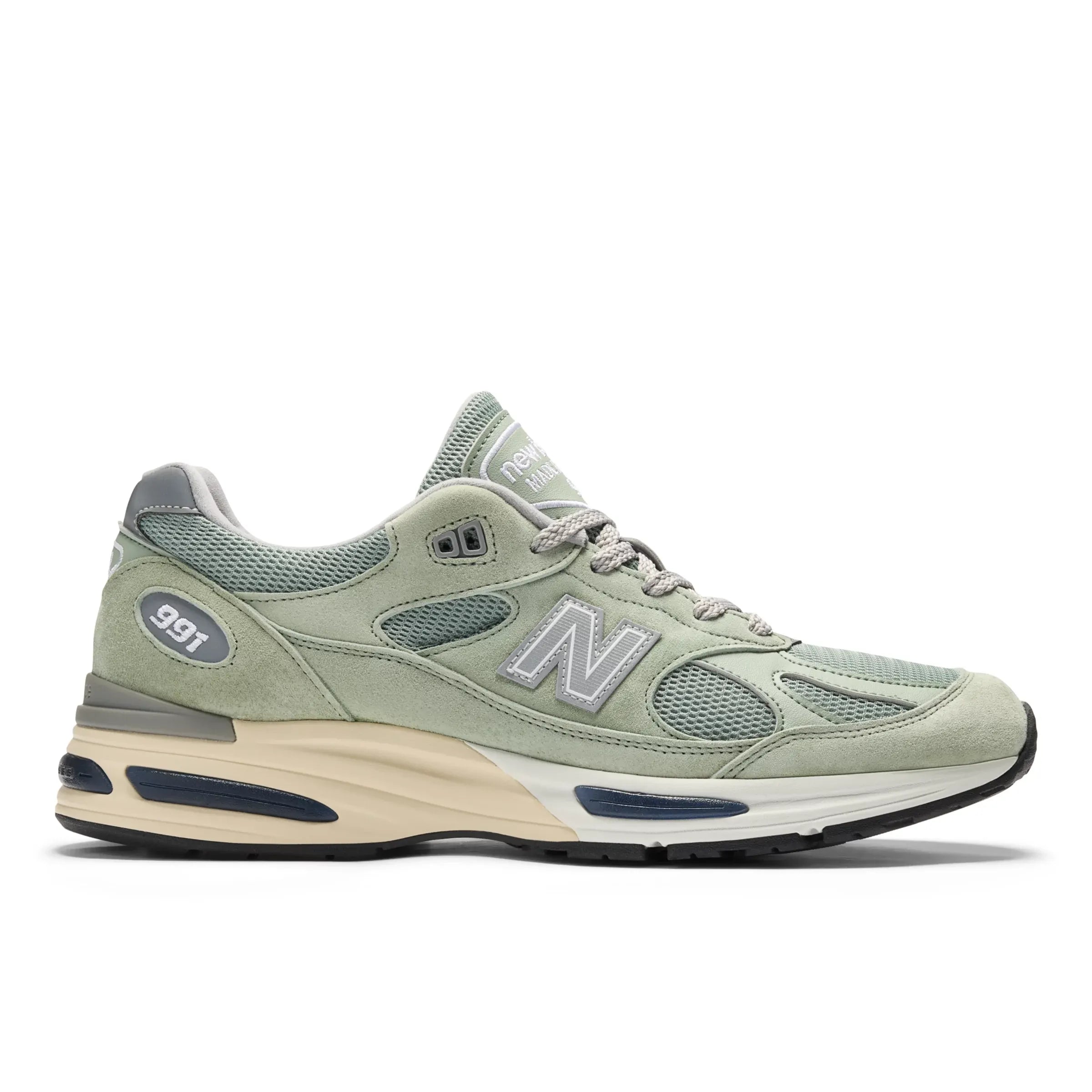 New Balance 991v2 Made in UK Sea Grass en suède vert et mesh premium avec amorti FuelCell et ABZORB SBS.