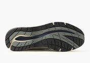 New Balance 991v2 Made in UK Sea Grass en suède vert et mesh premium avec amorti FuelCell et ABZORB SBS.