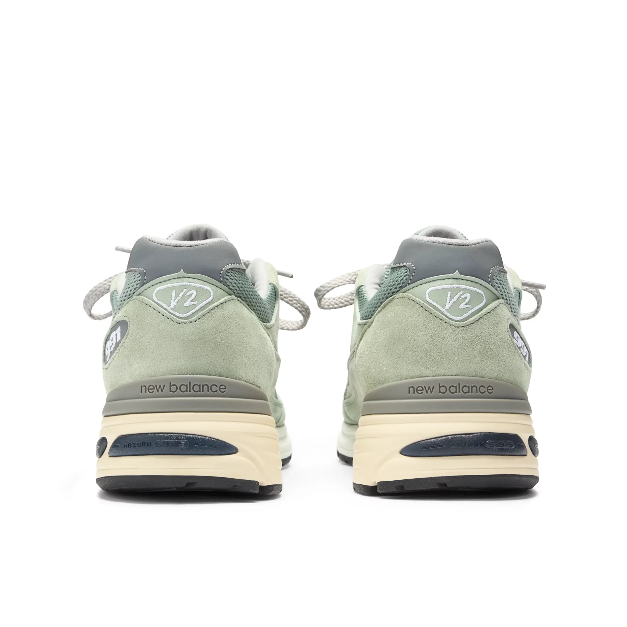 New Balance 991v2 Made in UK Sea Grass en suède vert et mesh premium avec amorti FuelCell et ABZORB SBS.