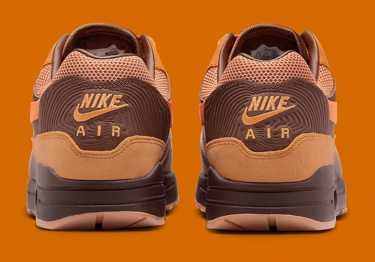 Chaussure de ville air max 1 marron et orange, semelle amortissante et confortable, vue de l'arrière