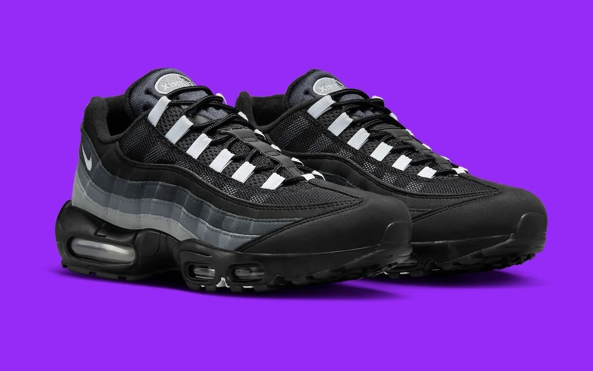 Nike Air Max 95 Grey Gradient noire et grise avec panneaux en dégradé Anthracite, Light Smoke Grey et Pure Platinum et unités Air Max visibles.