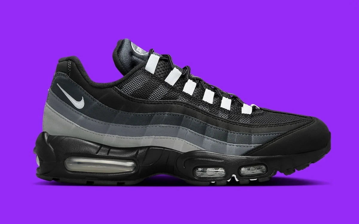 Nike Air Max 95 Grey Gradient noire et grise avec panneaux en dégradé Anthracite, Light Smoke Grey et Pure Platinum et unités Air Max visibles.