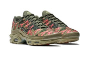 Nike Air Max Plus Digi Camo Olive d’occasion, mesh respirant avec motif camouflage numérique vert olive, technologie Tuned Air, sneaker en bon état général.