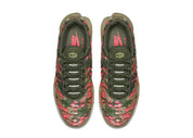Nike Air Max Plus Digi Camo Olive d’occasion, mesh respirant avec motif camouflage numérique vert olive, technologie Tuned Air, sneaker en bon état général.