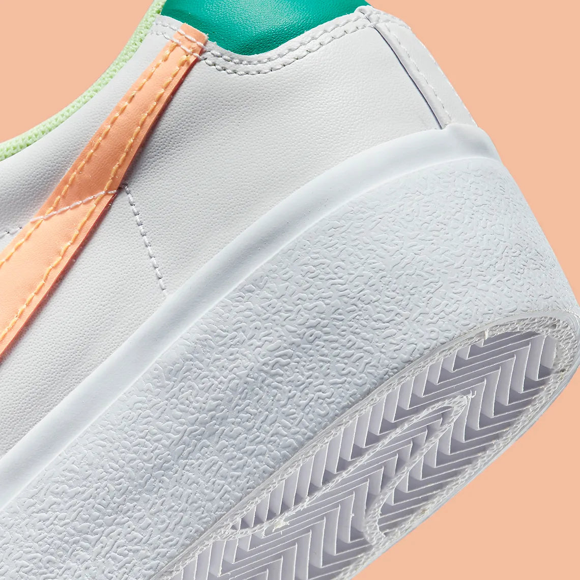 Nike Blazer Low Platform Peach Cream Light Thistle