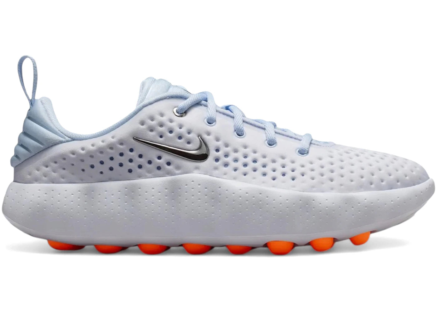Nike Mind 002 Football Grey en mousse technique grise avec semelle sculptée ergonomique et confort sensoriel innovant.
