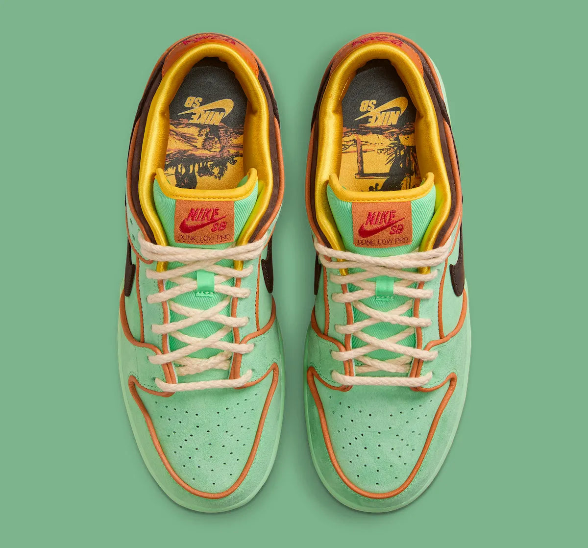 chaussure de ville Nike Dunk SB vert d'eau, marron, rouge, orange, swooch marron, vue de haut