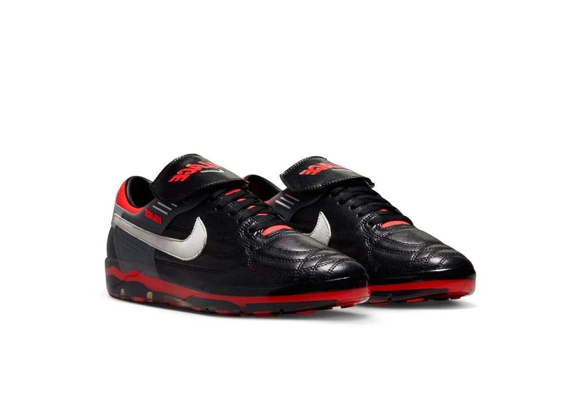 Nike Cryoshot Air Speed M Palace avec matériaux techniques premium, semelle futuriste Cryoshot et design expérimental inspiré du streetwear.