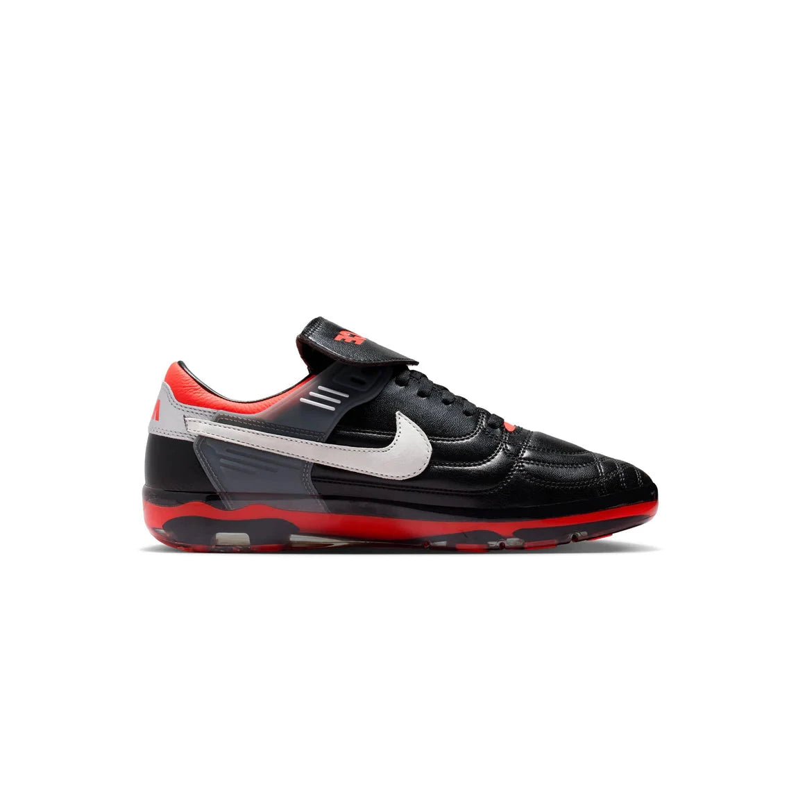 Nike Cryoshot Air Speed M Palace avec matériaux techniques premium, semelle futuriste Cryoshot et design expérimental inspiré du streetwear.