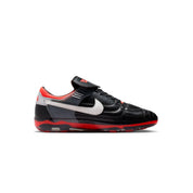 Nike Cryoshot Air Speed M Palace avec matériaux techniques premium, semelle futuriste Cryoshot et design expérimental inspiré du streetwear.
