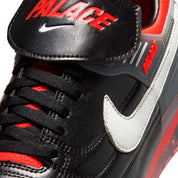 Nike Cryoshot Air Speed M Palace avec matériaux techniques premium, semelle futuriste Cryoshot et design expérimental inspiré du streetwear.