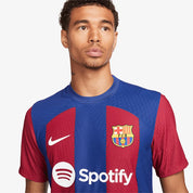 Nike FC Barcelona 23/24 Match Home Jersey Red/Blue, maillot domicile authentique du Barça rouge et bleu avec bandes blaugrana et technologie Dri-FIT ADV.