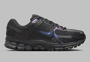chaussure de running Nike Adds An Iridescent Finish To The Vomero 5 , noir anthracite , semelle légère et confortable , vue de profil