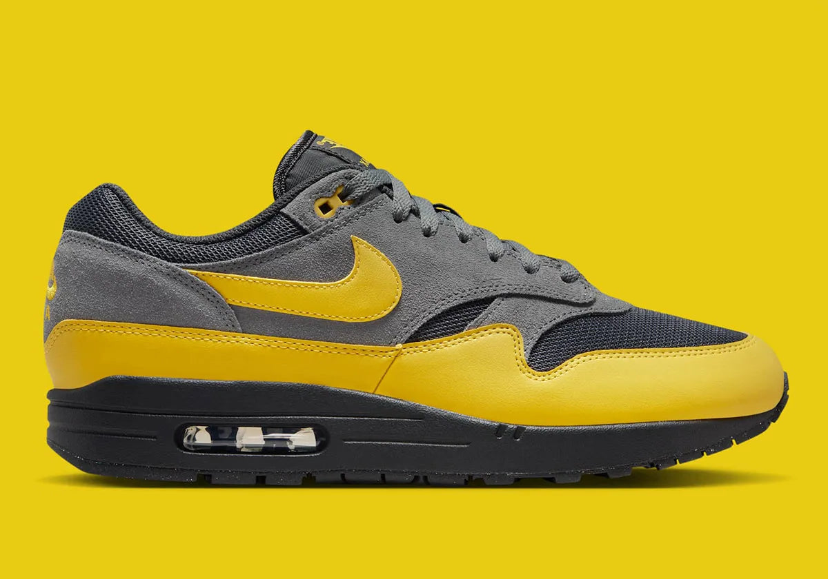 Chaussure de ville Nike Air Max 1 Hufquake , noir , vert , semelle confortable , vue de profil